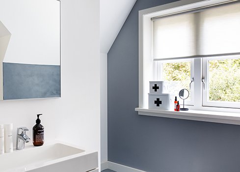 Sluipmoordenaar Zeestraat aanpassen Raamdecoratie in de badkamer - ilumio raamdecoratie
